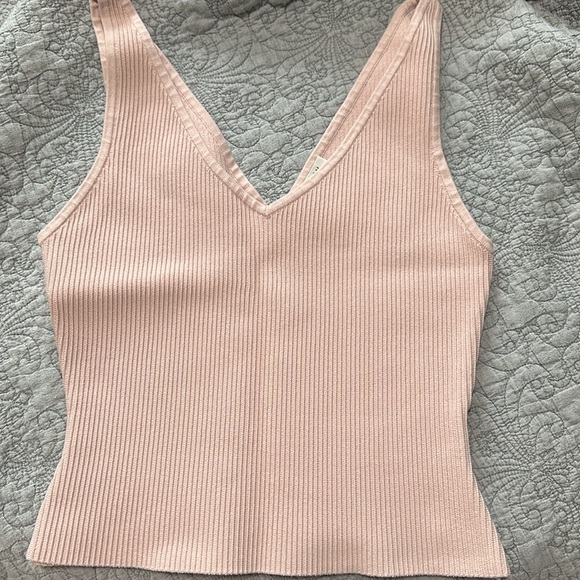 Aritzia Ribbed tank - like new - Picture 3 of 6